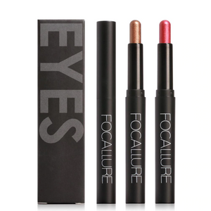 Highlighter Shimmer Eyes Makeup