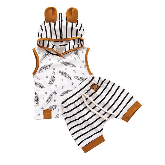 Hooded Feather T shirt & Striped Shorts